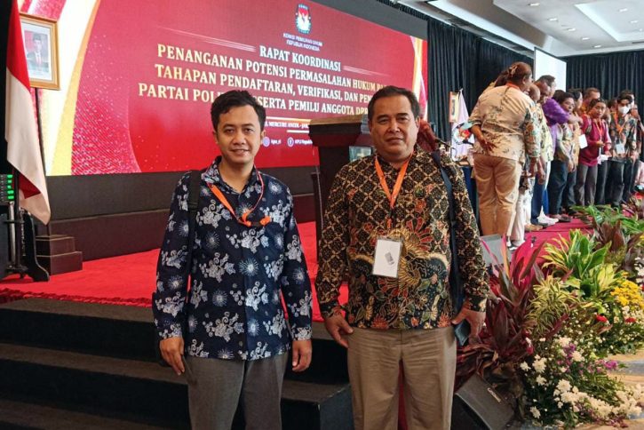 Saya (kiri) bersama Danang Kuntadi, saat berada di tengah-tengah acara rapat koordinasi di Hotel Mercure, Ancol, Jakarta.