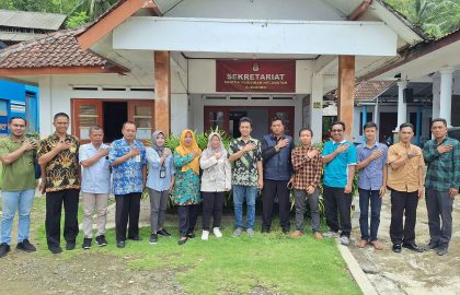 Momen ketika saya bersama ketua saat melakukan monitoring ke Kecamatan Sudimoro.