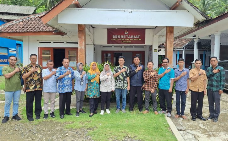 Momen ketika saya bersama ketua saat melakukan monitoring ke Kecamatan Sudimoro.