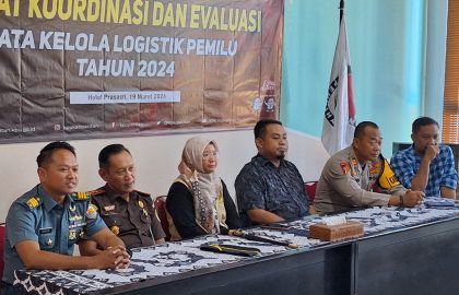 Rakor dan Evaluasi Tata Kelola Logistik Pemilu Tahun 2024. Dihadiri oleh Kepala Kejaksaan Negeri Pacitan, serta perwakilan Forkopimda Pacitan.