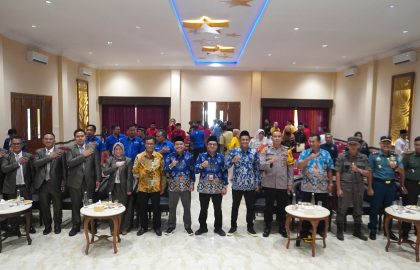 Bersama jajaran Forkopimda dan Bawaslu Pacitan sesaat usai pembukaan rapat pleno terbuka penetapan calon terpilih anggota DPRD Kabupaten Pacitan.