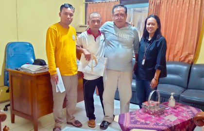 Formasi di Subbagian Hukum dan SDM, Mas Suyudi (paling kiri), Pak Okik, Pak Kasubbag Danang Kuntadi dan Rika Kusumawardani.