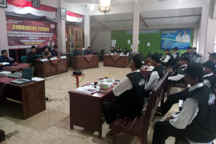 Di sela-sela bimtek terhadap Pantarlih, usai dilakukan pelantikan, saya memberikan pengarahan di balai Desa Bangunsari, Kecamatan Bandar.