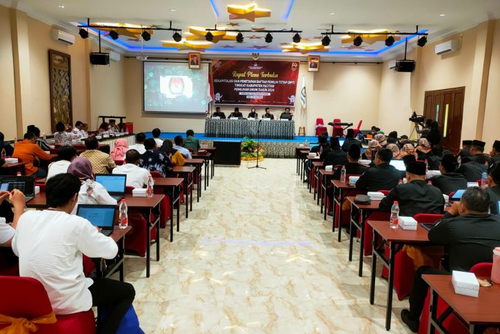 Suasana rapat pleno terbuka penetapan DPT Pemilu Tahun 2024 tingkat Kabupaten Pacitan.