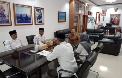 Koordinasi dengan Bupati Pacitan sebagai persiapan menyambut estafet Kirab Pemilu Tahun 2024 di Kabupaten Pacitan, dari KPU Ponorogo.