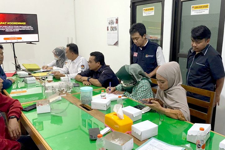 Memastikan sesuai ketentuan, proses pencoretan DCT terlebih dahulu diketahui oleh pengurus partai politik bersangkutan.