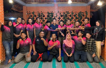 Membersamai teman-teman PPK wilayah barat dalam agenda penguatan internal menjelang pelaksanaan Pemilu Tahun 2024 di Pantai Bercak, Pringkuku.