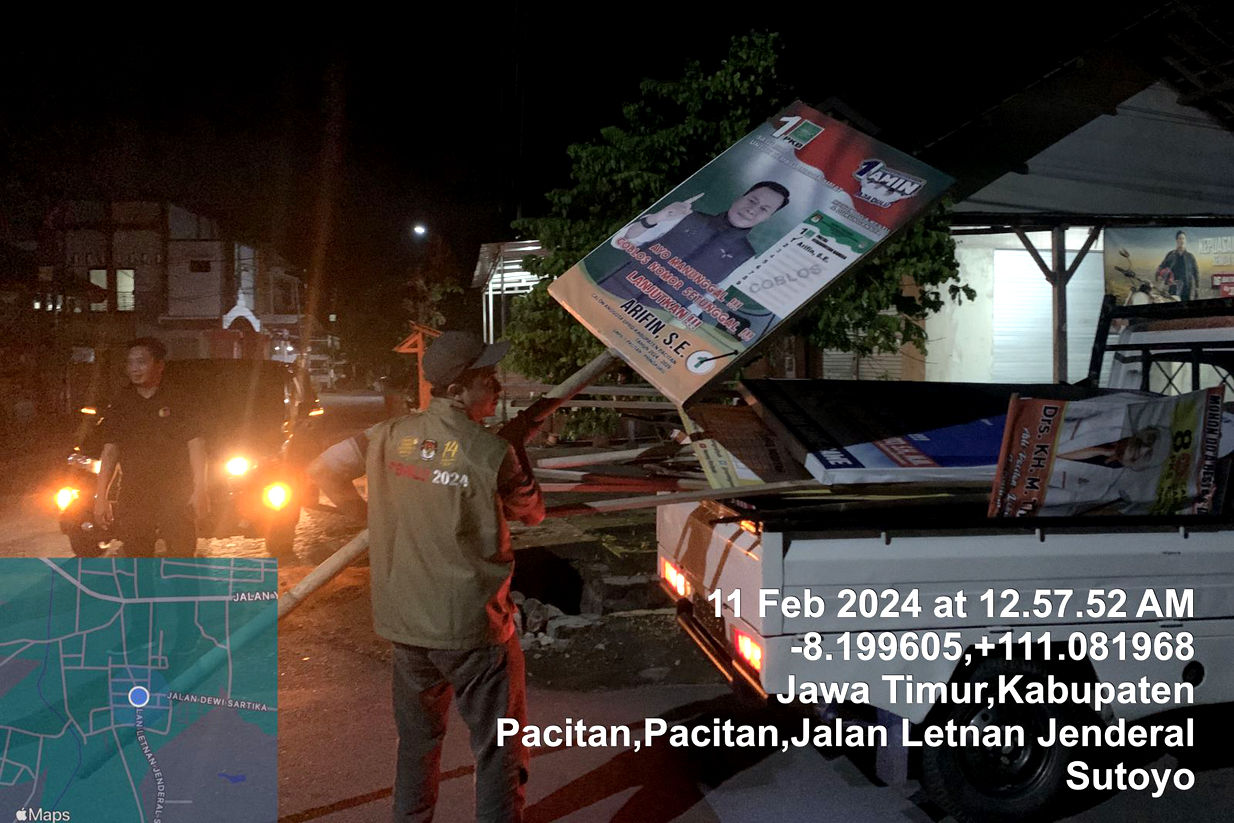 Saya menurunkan APK di ruas jalan protokol, sesaat usai masuk masa tenang.